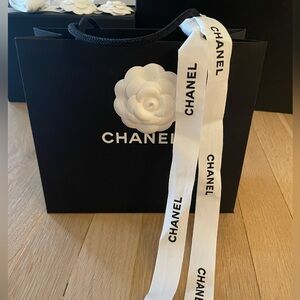 Authentic CHANEL bag, ribbon, Camèlia